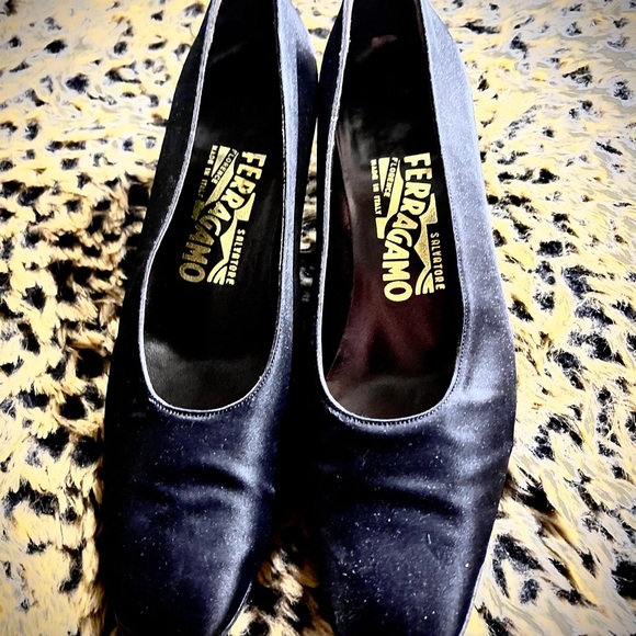 COPY - Salvatore Ferragamo Vara Black Satin Pumps - Picture 4 of 8